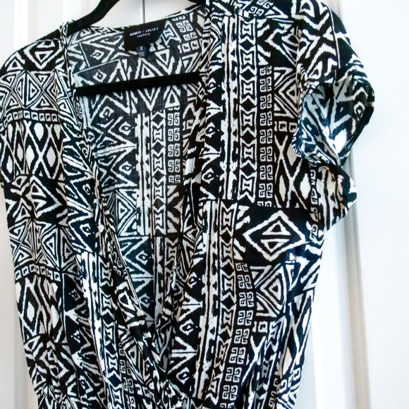 Aztec Print Romper - Picture 9 of 10